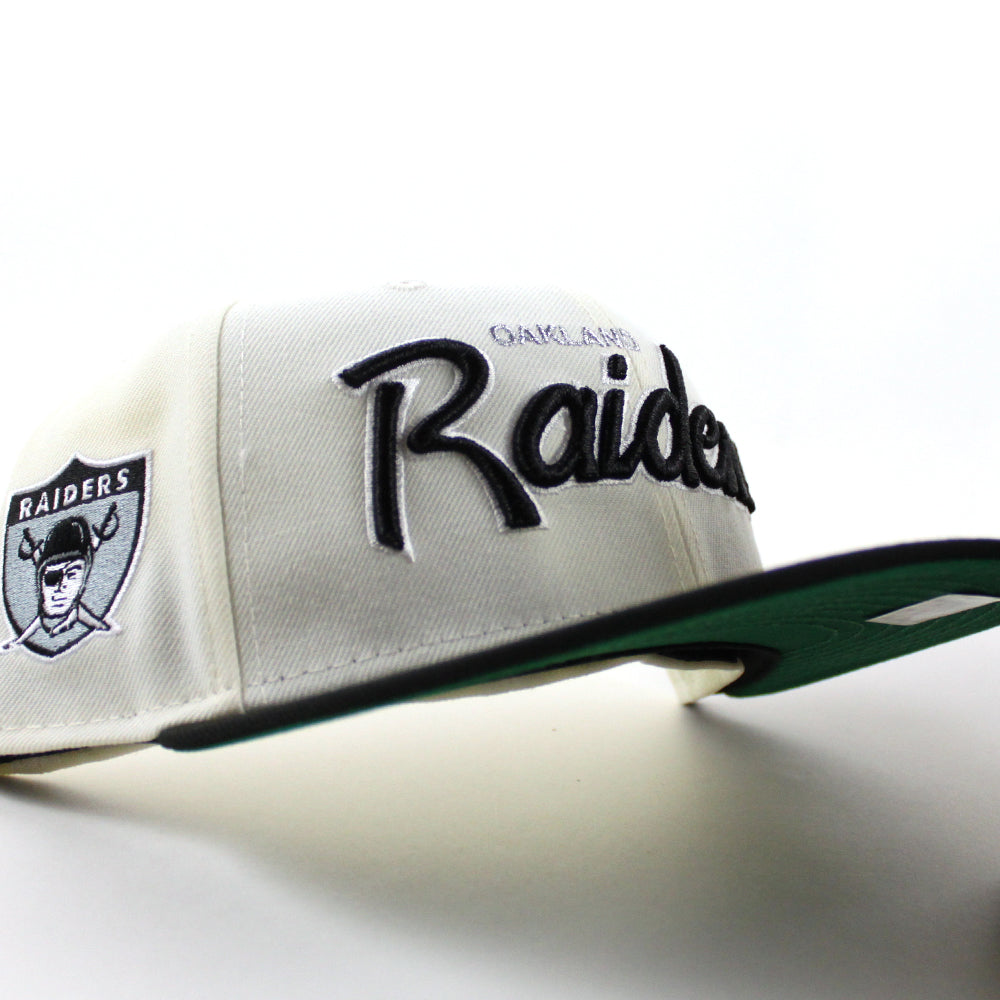 Oakland Raiders Pirate Patch New Era 59Fifty Fitted Hat (Chrome