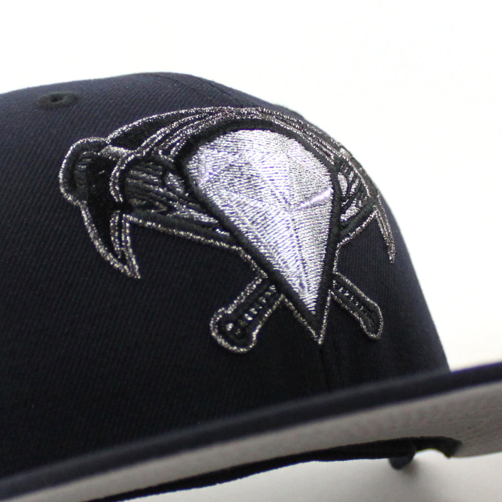 Looney Tunes New Era 59FIFTY Fitted Hat (Black Gray Under Brim