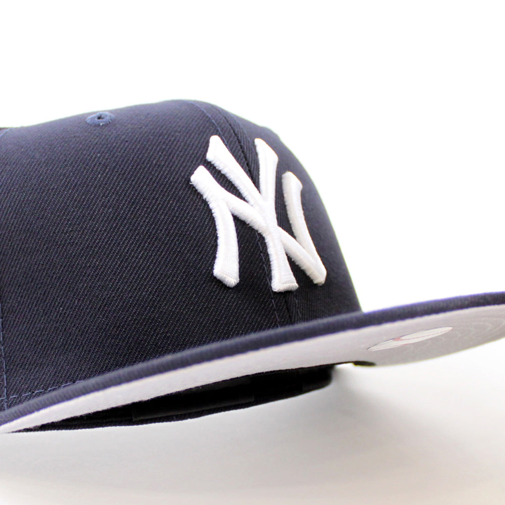 New Era New York Yankees Statue Liberty 9FIFTY Fitted Hat MLB 