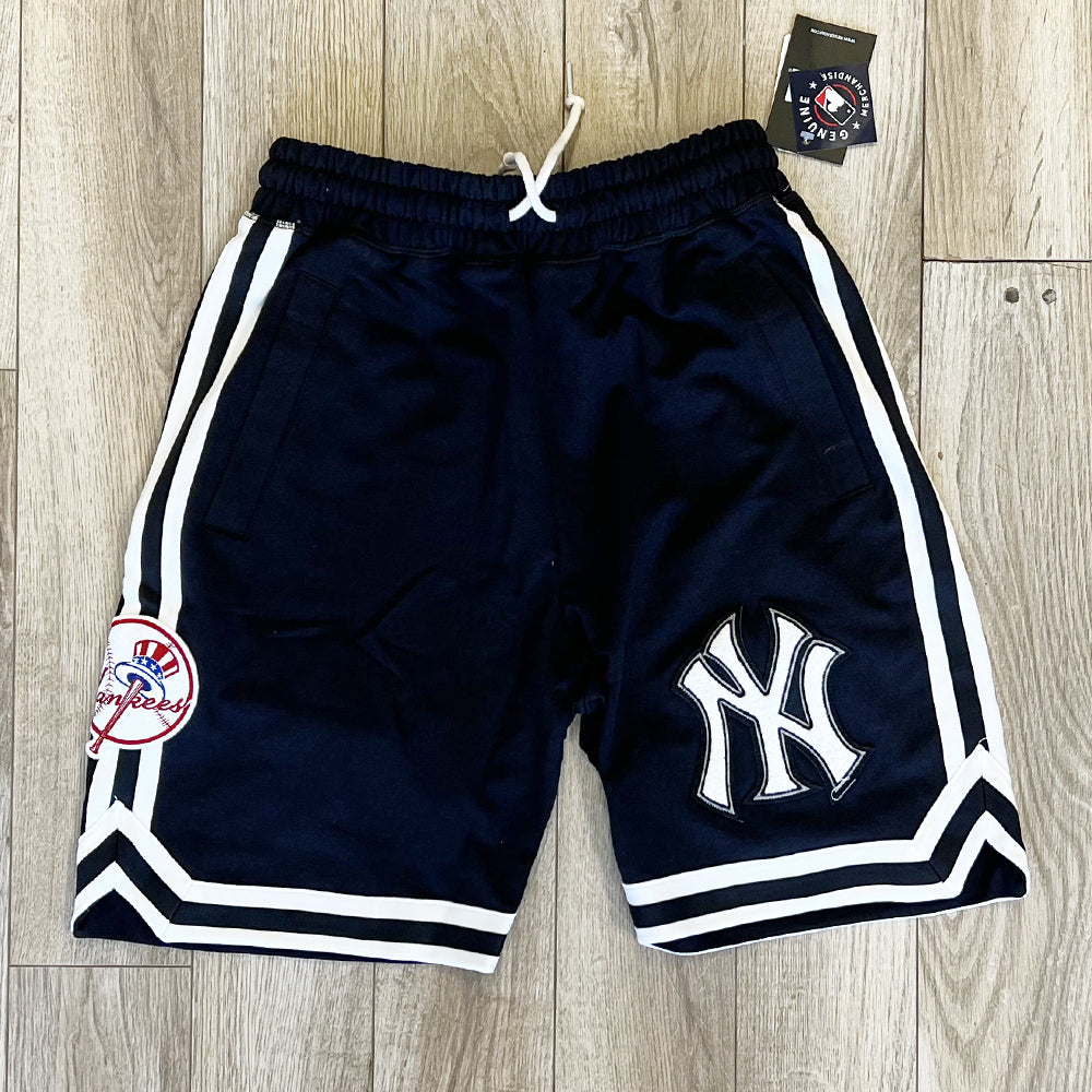 New York Yankees New Era Logo Select Shorts (Team Color)
