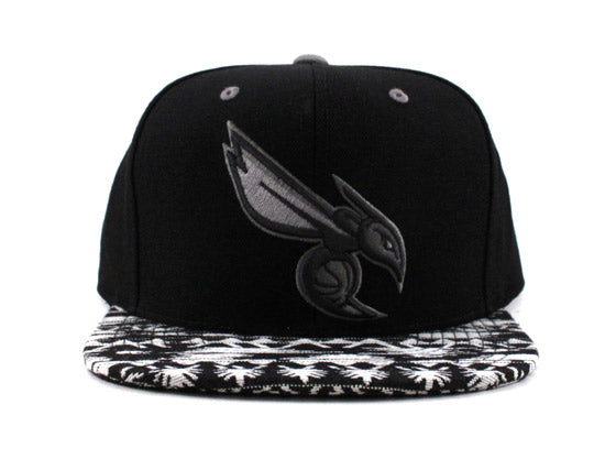 Charlotte Hornets Mitchell and Ness Black Royalty Snapback Hat – Fan Cave