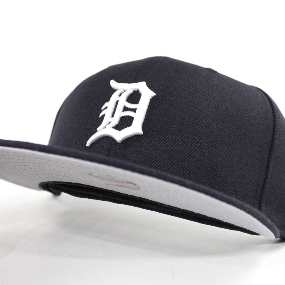 Shop New Era 59Fifty Detroit Tigers Grey Under Hat 70721216 grey